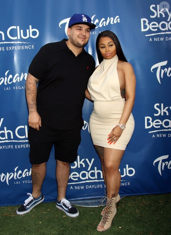 Rob Kardashian et sa fiancée Blac Chyna enceinte au Memorial Day Weekend du Sky Beach Club à Las Vegas, le 28 mai 2016.