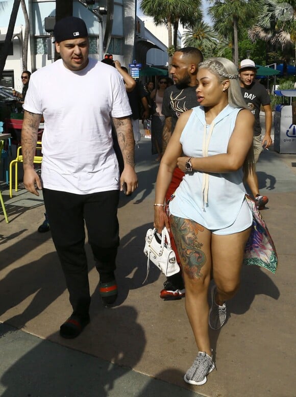 Blac Chyna enceinte et son fiancé Rob Kardashian sont allés déjeuner dans le quartier de Havana 1957 à Miami, le 12 mai 2016.