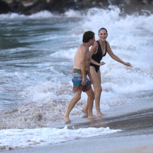 Exclusif - Sharon Stone et son nouveau compagnon Lonnie Cooper (un agent sportif) se baignent sur une plage de Saint-Barthélemy le 29 novembre 2016.