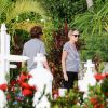 Exclusif - Sharon Stone visite le cimetière de St-Jean avec son nouveau compagnon Lonnie Cooper à Saint-Barthélemy le 1er décembre 2016.