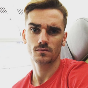 Antoine Griezmann pose sur Instagram.