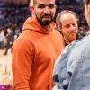 Le rappeur Drake va assister au match de basket Lakers contre les Golden State Warriors au Staples center de Los Angeles le 4 novembre 2016