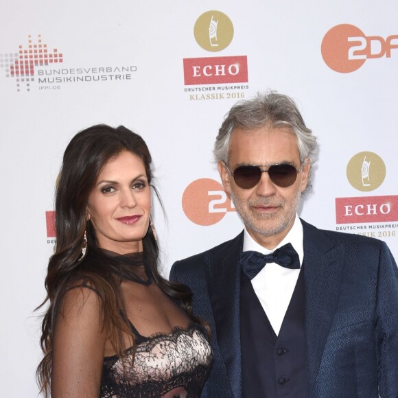 Andrea Bocelli et sa femme Veronica Berti pour le 20ème anniversaire de "ECHO Klassik" au Konzerthaus à Berlin. Le 9 octobre 2016