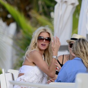 Victoria Silvstedt avec des amies lors de ses vacances à Saint-Barthélemy. Le 21 décembre 2016.