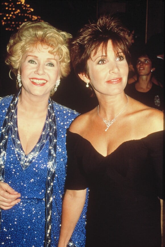 Debbie Reynolds et sa fille Carrie Fisher à Los Angeles dans les années 1990.