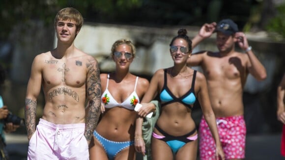 Justin Bieber assailli par les fans lors de ses vacances sous le soleil