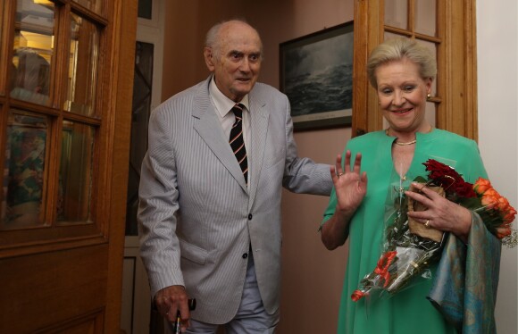 Le prince Dimitri Romanovitch de Russie et sa femme la princesse Theodora (née Dorrit Reventlow) visitant le palais de Livadia à Koriez, le 26 août 2015. Le prince Dimitri Romanovitch est mort le 31 décembre 2016 à 90 ans.
