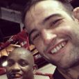  Guilherme Vasconcelos (à droite) avec ses amis sur une photo publiée sur Instagram le 31 décembre 2016 