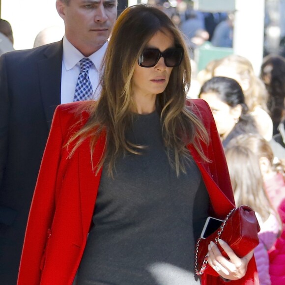 Exclusif - La femme de Donald Trump, Melania Trump et son fils Barron Trump vont déjeuner au restaurant Serafina à New York, le 17 novembre 2016.