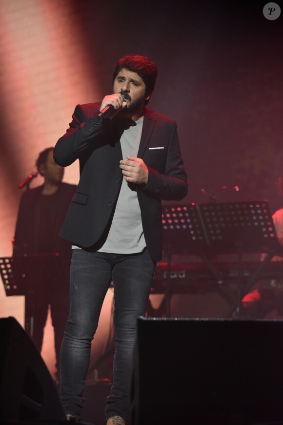 Patrick Fiori - 5ème édition du concert caritatif "Leurs Voix Pour l'Espoir" à l'Olympia à Paris. Ce concert présenté par Laurie Cholewa est à l'initiative de l'association Arcad au profit de la recherche contre le cancer du pancréas. Le 21 septembre 2016 © Giancarlo Gorassini / Bestimage