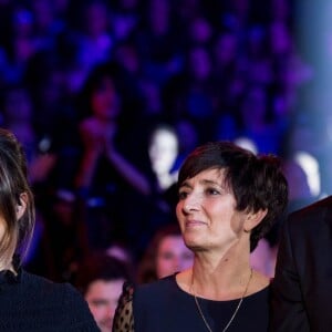 Exclusif - Karine Ferri avec Laurence et Pierre Lemarchal, parents de Grégory, lors de la soirée hommage Grégory Lemarchal : Dix ans après, l'histoire continue, le 7 janvier 2017 au Zénith de Paris et sur TF1 (réalisation DMLS TV), au profit de la construction d'une maison d'accueil pour les patients atteints de la mucoviscidose. © Cyril Moreau/Bestimage