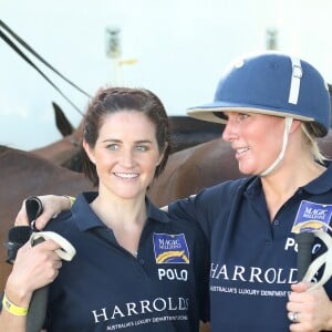 Zara Phillips a participé à un match de polo sponsorisé par Magic Millions sur la Gold Coast en Australie le 8 janvier 2017, deux semaines après la révélation de sa fausse couche alors qu'elle était enceinte de son second enfant avec Mike Tindall. Au cours de la rencontre, elle a été victime d'une chute, heureusement sans gravité.