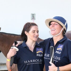 Zara Phillips a participé à un match de polo sponsorisé par Magic Millions sur la Gold Coast en Australie le 8 janvier 2017, deux semaines après la révélation de sa fausse couche alors qu'elle était enceinte de son second enfant avec Mike Tindall. Au cours de la rencontre, elle a été victime d'une chute, heureusement sans gravité.