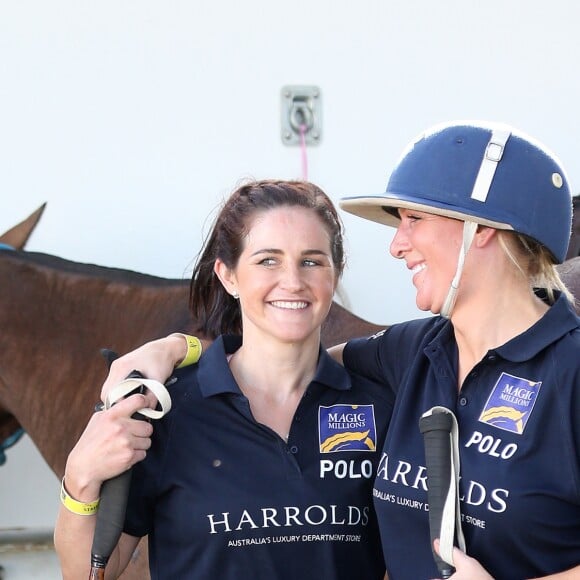 Zara Phillips a participé à un match de polo sponsorisé par Magic Millions sur la Gold Coast en Australie le 8 janvier 2017, deux semaines après la révélation de sa fausse couche alors qu'elle était enceinte de son second enfant avec Mike Tindall. Au cours de la rencontre, elle a été victime d'une chute, heureusement sans gravité.