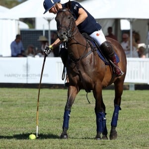 Zara Phillips a participé à un match de polo sponsorisé par Magic Millions sur la Gold Coast en Australie le 8 janvier 2017, deux semaines après la révélation de sa fausse couche alors qu'elle était enceinte de son second enfant avec Mike Tindall. Au cours de la rencontre, elle a été victime d'une chute, heureusement sans gravité.