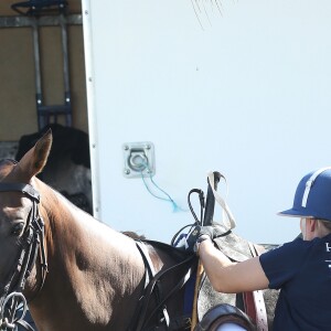 Zara Phillips a participé à un match de polo sponsorisé par Magic Millions sur la Gold Coast en Australie le 8 janvier 2017, deux semaines après la révélation de sa fausse couche alors qu'elle était enceinte de son second enfant avec Mike Tindall. Au cours de la rencontre, elle a été victime d'une chute, heureusement sans gravité.