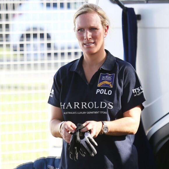 Zara Phillips a participé à un match de polo sponsorisé par Magic Millions sur la Gold Coast en Australie le 8 janvier 2017, deux semaines après la révélation de sa fausse couche alors qu'elle était enceinte de son second enfant avec Mike Tindall. Au cours de la rencontre, elle a été victime d'une chute, heureusement sans gravité.