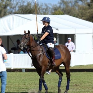 Zara Phillips a participé à un match de polo sponsorisé par Magic Millions sur la Gold Coast en Australie le 8 janvier 2017, deux semaines après la révélation de sa fausse couche alors qu'elle était enceinte de son second enfant avec Mike Tindall. Au cours de la rencontre, elle a été victime d'une chute, heureusement sans gravité.