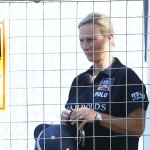 Zara Phillips a participé à un match de polo sponsorisé par Magic Millions sur la Gold Coast en Australie le 8 janvier 2017, deux semaines après la révélation de sa fausse couche alors qu'elle était enceinte de son second enfant avec Mike Tindall. Au cours de la rencontre, elle a été victime d'une chute, heureusement sans gravité.