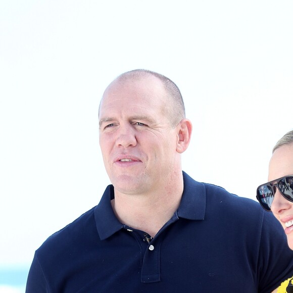 Zara Phillips et son mari Mike Tindall assistaient à la course Magic Millions en présence de leur fille Mia sur la plage de Gold Coast dans le Queensland en Australie le 10 janvier 2017.