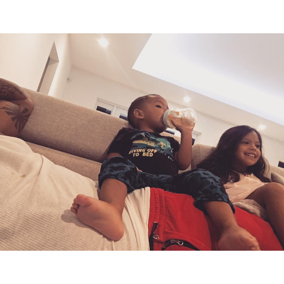 Booba avec ses deux enfants, Luna et Omar, sur Instagram. Novembre 2016.