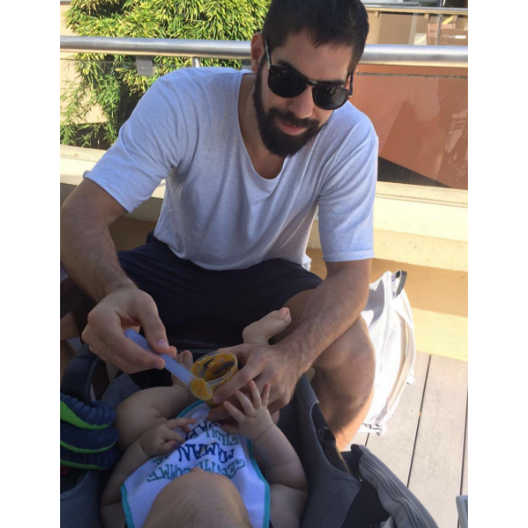 Nikola Karabatic pose avec son fils Alek sur Instagram.