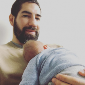 Nikola Karabatic pose avec son fils Alek sur Instagram.