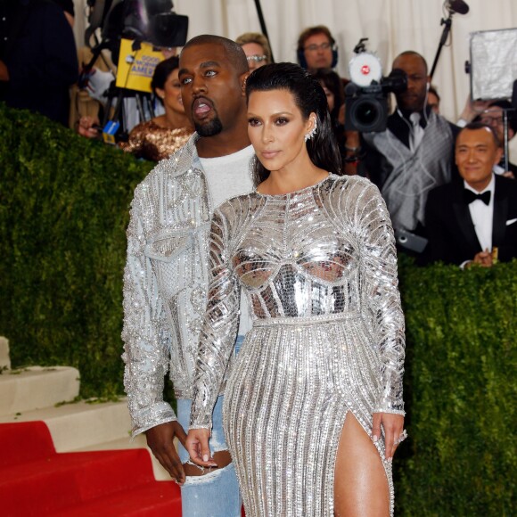 Kim Kardashian et son mari Kanye West (lentilles de contact bleues) - Soirée Costume Institute Benefit Gala 2016 (Met Ball) sur le thème de "Manus x Machina" au Metropolitan Museum of Art à New York, le 2 mai 2016.