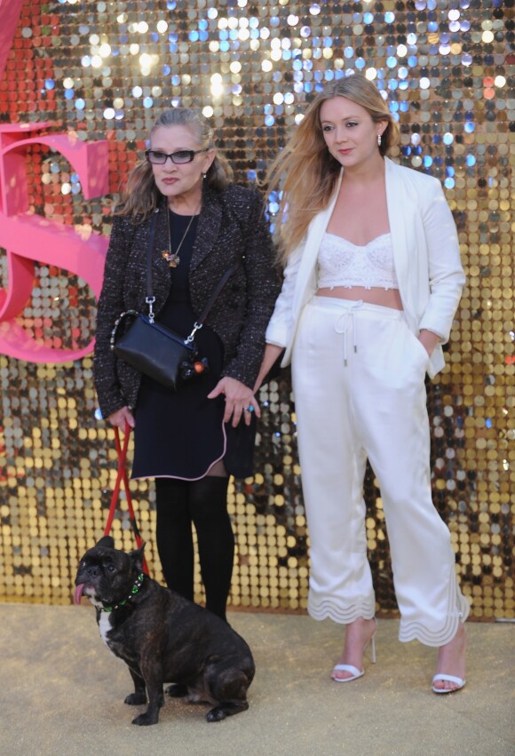 Carrie Fisher et Billie Catherine Lourd lors de la première mondiale du film "Absolutely Fabulous: The Movie" à Londres, le 29 juin 2016.