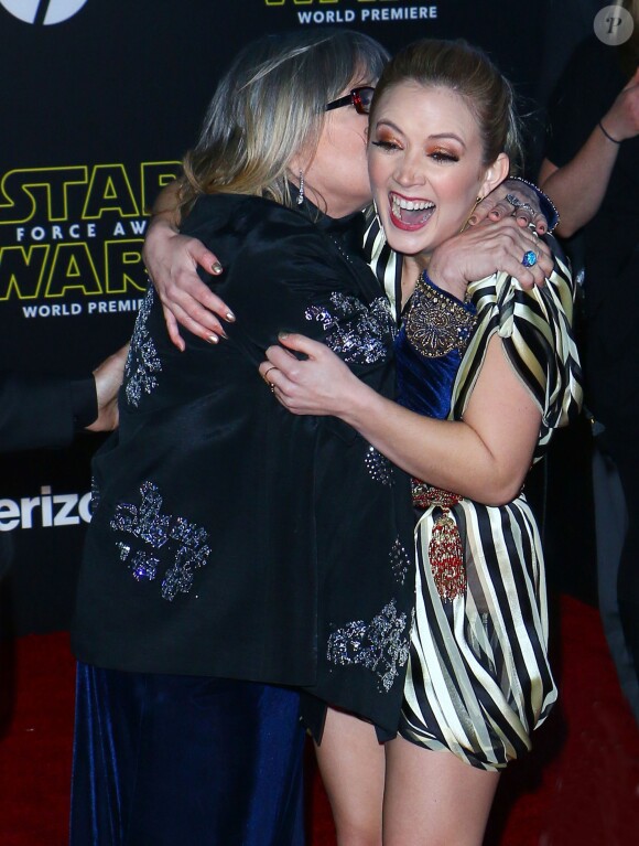 Carrie Fisher et sa fille Billie Lourd à la soirée 'Star Wars: The Force Awakens' à Hollywood, le 14 décembre 2015 Celebrities at the Los Angeles premiere of 'Star Wars: The Force Awakens' in Hollywood, California on December 14, 2015.14/12/2015 - Hollywood