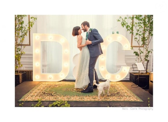 Le 7 avril, la présentatrice télé Dawn Porter postait sur Twitter cette photo de son mariage avec l'acteur Chris O'Dowd. En légende ? "Et parce que je me sens toute nostalgique, voici une photo du mariage pour vous..."