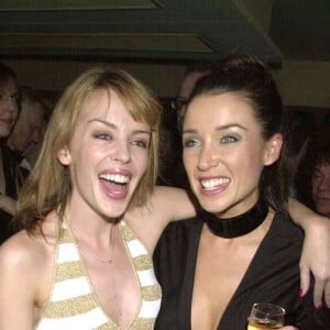 Kylie et Dannii Minogue à Paris en 2001