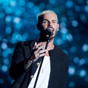 Exclusif - M. Pokora (Matt Pokora), Julien Clerc - Enregistrement de l'émission "Cette Soirée Là" au Zénith de Paris le 8 et 9 janvier 2017. TF1 proposera samedi 14 janvier prochain un rendez-vous hommage à Claude François. Disparu il y a bientôt 40 ans, Claude François sera chanté par une vingtaine d'artistes présents depuis le Zénith de Paris, parmi lesquels évidemment M. Pokora, qui lui rend depuis quelques semaines un hommage commercial très plébiscité. Son album de reprises My Way vient de dépasser le cap des 400 000 exemplaires vendus en France. Pour cette grande soirée, les plus grands artistes français reprendront à leur manière les tubes de Claude François : " Belinda ", " Alexandrie Alexandra ", " Chanson Populaire ", " Si J'avais Un Marteau ", " Magnolias For Ever ", ... © Cyril Moreau - Veeren Ramsamy / Bestimage