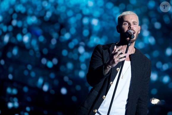 Exclusif - M. Pokora (Matt Pokora), Julien Clerc - Enregistrement de l'émission "Cette Soirée Là" au Zénith de Paris le 8 et 9 janvier 2017. TF1 proposera samedi 14 janvier prochain un rendez-vous hommage à Claude François. Disparu il y a bientôt 40 ans, Claude François sera chanté par une vingtaine d'artistes présents depuis le Zénith de Paris, parmi lesquels évidemment M. Pokora, qui lui rend depuis quelques semaines un hommage commercial très plébiscité. Son album de reprises My Way vient de dépasser le cap des 400 000 exemplaires vendus en France. Pour cette grande soirée, les plus grands artistes français reprendront à leur manière les tubes de Claude François : " Belinda ", " Alexandrie Alexandra ", " Chanson Populaire ", " Si J'avais Un Marteau ", " Magnolias For Ever ", ... © Cyril Moreau - Veeren Ramsamy / Bestimage