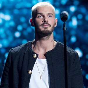 Exclusif - M. Pokora (Matt Pokora), Julien Clerc - Enregistrement de l'émission "Cette Soirée Là" au Zénith de Paris le 8 et 9 janvier 2017. TF1 proposera samedi 14 janvier prochain un rendez-vous hommage à Claude François. Disparu il y a bientôt 40 ans, Claude François sera chanté par une vingtaine d'artistes présents depuis le Zénith de Paris, parmi lesquels évidemment M. Pokora, qui lui rend depuis quelques semaines un hommage commercial très plébiscité. Son album de reprises My Way vient de dépasser le cap des 400 000 exemplaires vendus en France. Pour cette grande soirée, les plus grands artistes français reprendront à leur manière les tubes de Claude François : " Belinda ", " Alexandrie Alexandra ", " Chanson Populaire ", " Si J'avais Un Marteau ", " Magnolias For Ever ", ... © Cyril Moreau - Veeren Ramsamy / Bestimage