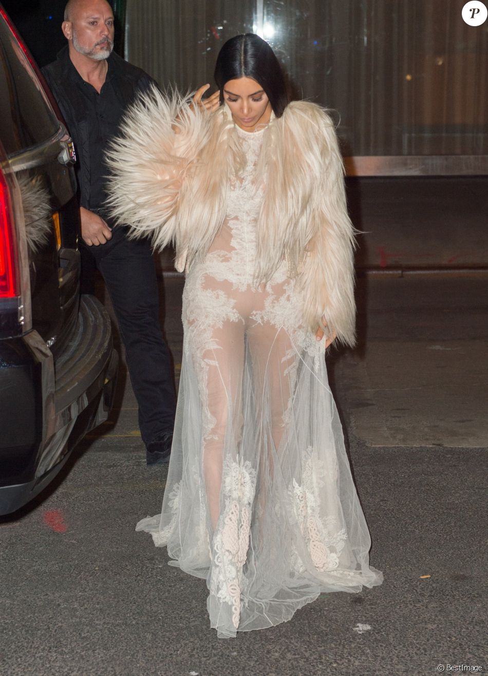 Robe Noire Kim Kardashian Taille M – Mini Sans Manches – Neuf Avec étiquettes – Soirée
