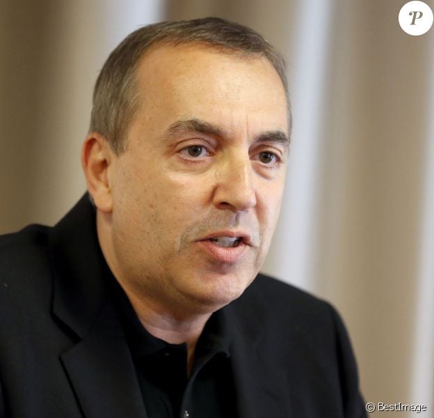 Jean-Marc Morandini fait une déclaration à la presse dans un salon de l'hôtel Radisson à Boulogne-Billancourt, le 19 juillet 2016