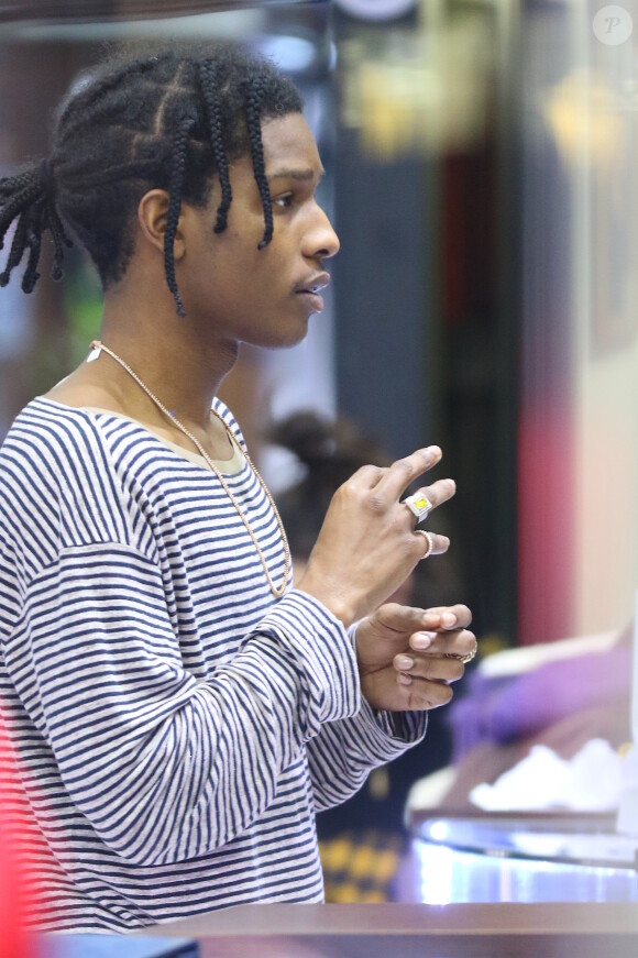 Kendall Jenner et A$AP Rocky en pleine séance de shopping à New York le 17 janvier 2017
