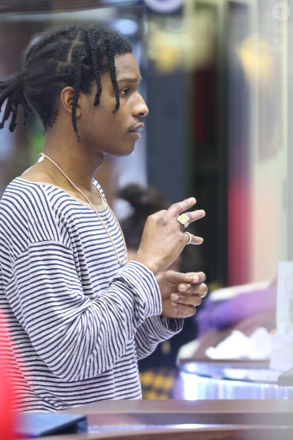 Kendall Jenner et A$AP Rocky en pleine séance de shopping à New York le 17 janvier 2017