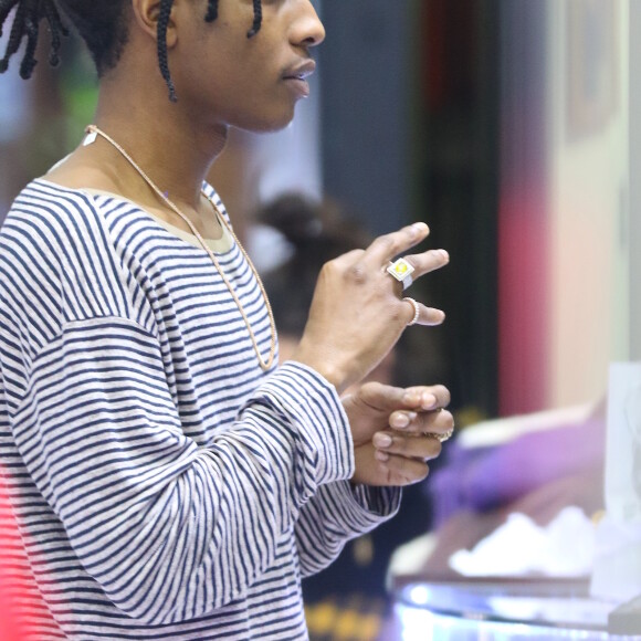 Kendall Jenner et A$AP Rocky en pleine séance de shopping à New York le 17 janvier 2017