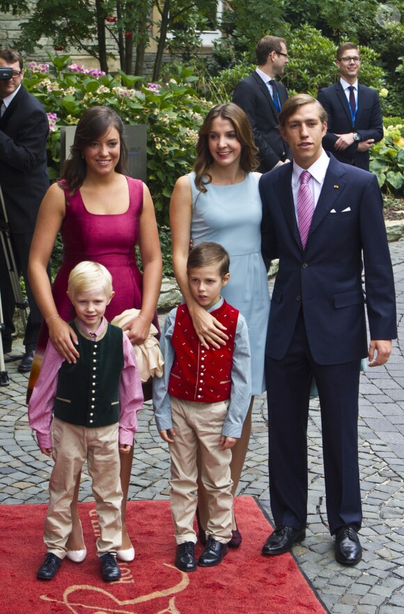 Le prince Louis de Luxembourg avec sa soeur la princesse Alexandra, sa femme la princesse Tessy et ses enfants le prince Noah et le prince Gabriel lors du mariage civil du prince Felix de Luxembourg et de Claire Lademacher à la Villa Rothschild à Koenigstein im Taunus, le 17 septembre 2013.