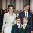  Le prince Louis et la princesse Tessy de Luxembourg avec leurs fils le prince Noah et le prince Gabriel de Nassau lors du 95e anniversaire du grand-duc Jean le 9 janvier 2016. © Van Katwijk Patrick/DPA/ABACA 