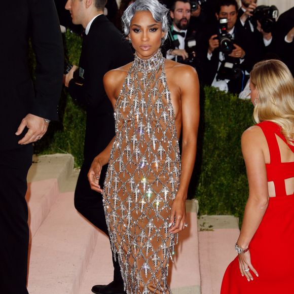 Ciara à la Soirée Costume Institute Benefit Gala 2016 (Met Ball) sur le thème de "Manus x Machina" au Metropolitan Museum of Art à New York, le 2 mai 2016. © Charles Guerin/Bestimage