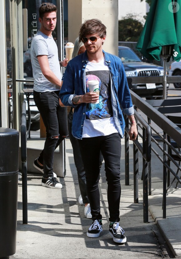 Louis Tomlinson et Liam Payne sont allés prendre un café avec une amie à Los Angeles, le 1er mars 2016