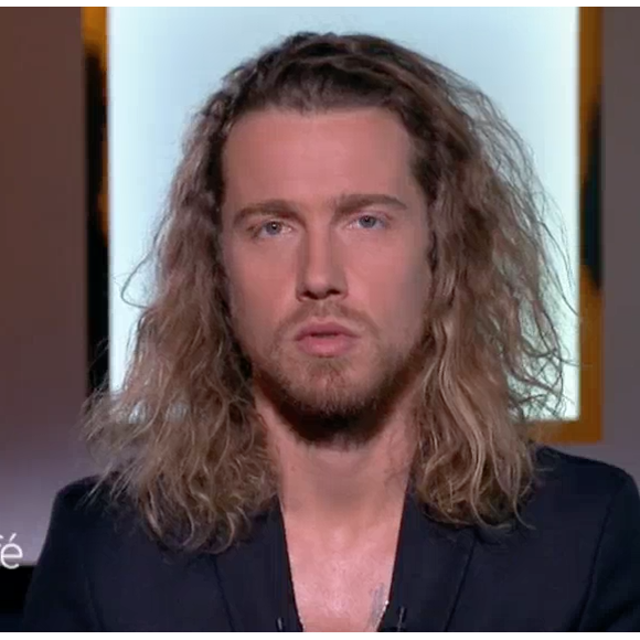 Julien Doré dans "Thé ou café" sur France 2. Le 21 janvier 2017.
