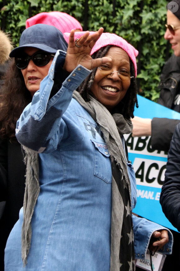 Whoopi Goldberg lors de la manifestation anti-Trump à New York le 21 janvier 2017.