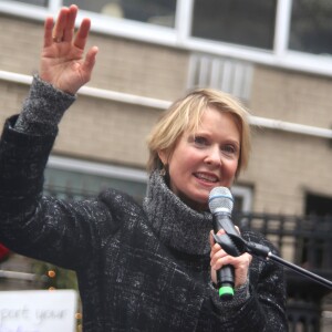 Cynthia Nixon lors de la manifestation anti-Trump à New York le 21 janvier 2017.