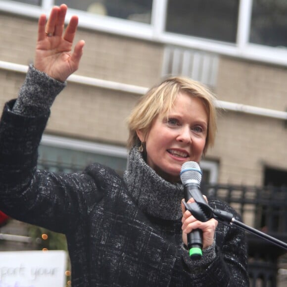 Cynthia Nixon lors de la manifestation anti-Trump à New York le 21 janvier 2017.