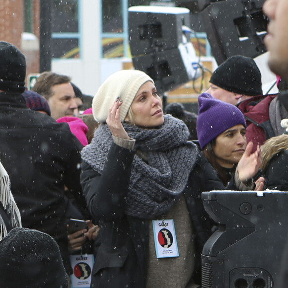 Charlize Theron - Les célébrités participent à la 'marche des femmes' contre Trump lors du Festival du Film Sundance à Park City en Utah, le 21 janvier 2017