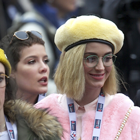 Katy Perry - People, activistes, écrivains et citoyens prennent la parole lors de la ‘marche des femmes' contre Trump à Washington, le 21 janvier 2017.